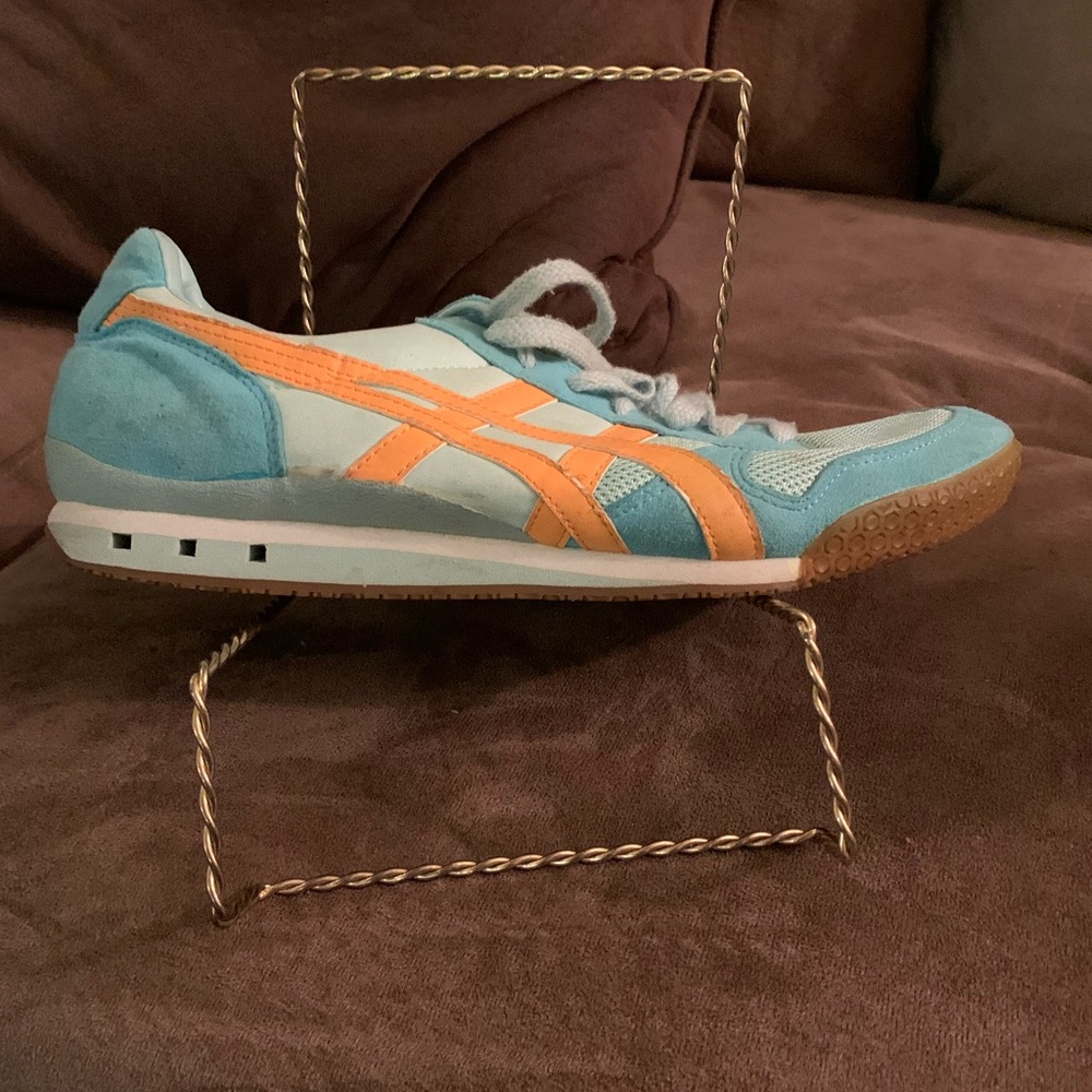 Shoes - Picture 2 of 2